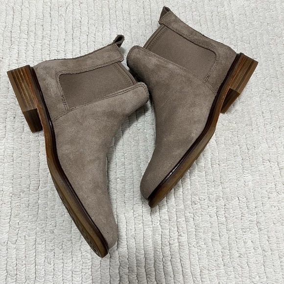 Clark Clardale Arlo Pebble Suede Slip‎ On Boots Size 8 M Women's